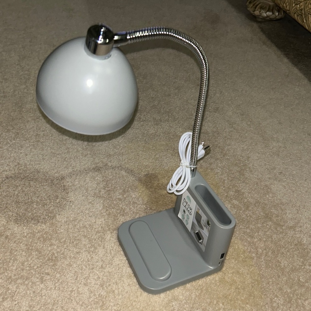 Vivitar desk lamp